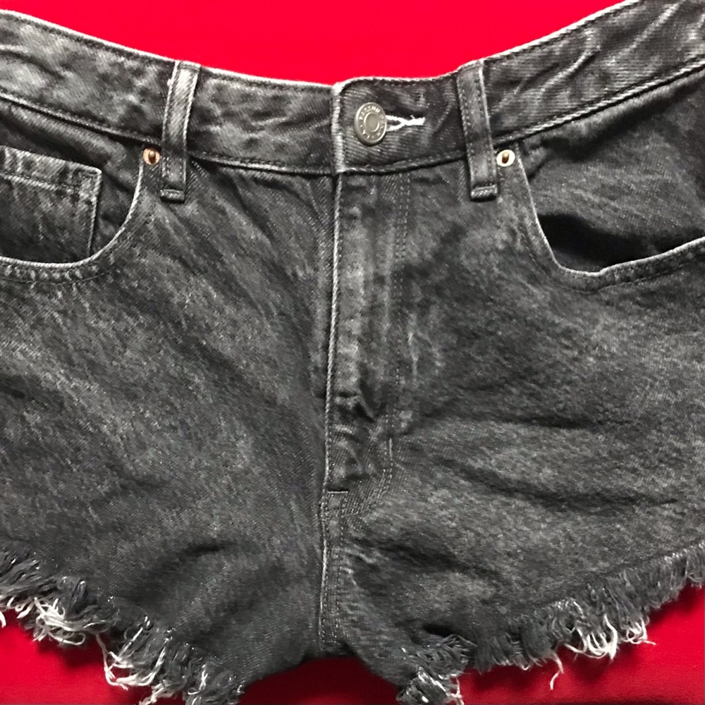 PACSUN ‘80s Vibe Black Acid Wash High Waisted Cut Off Denim Frayed Jean Shorts - Picture 3 of 10